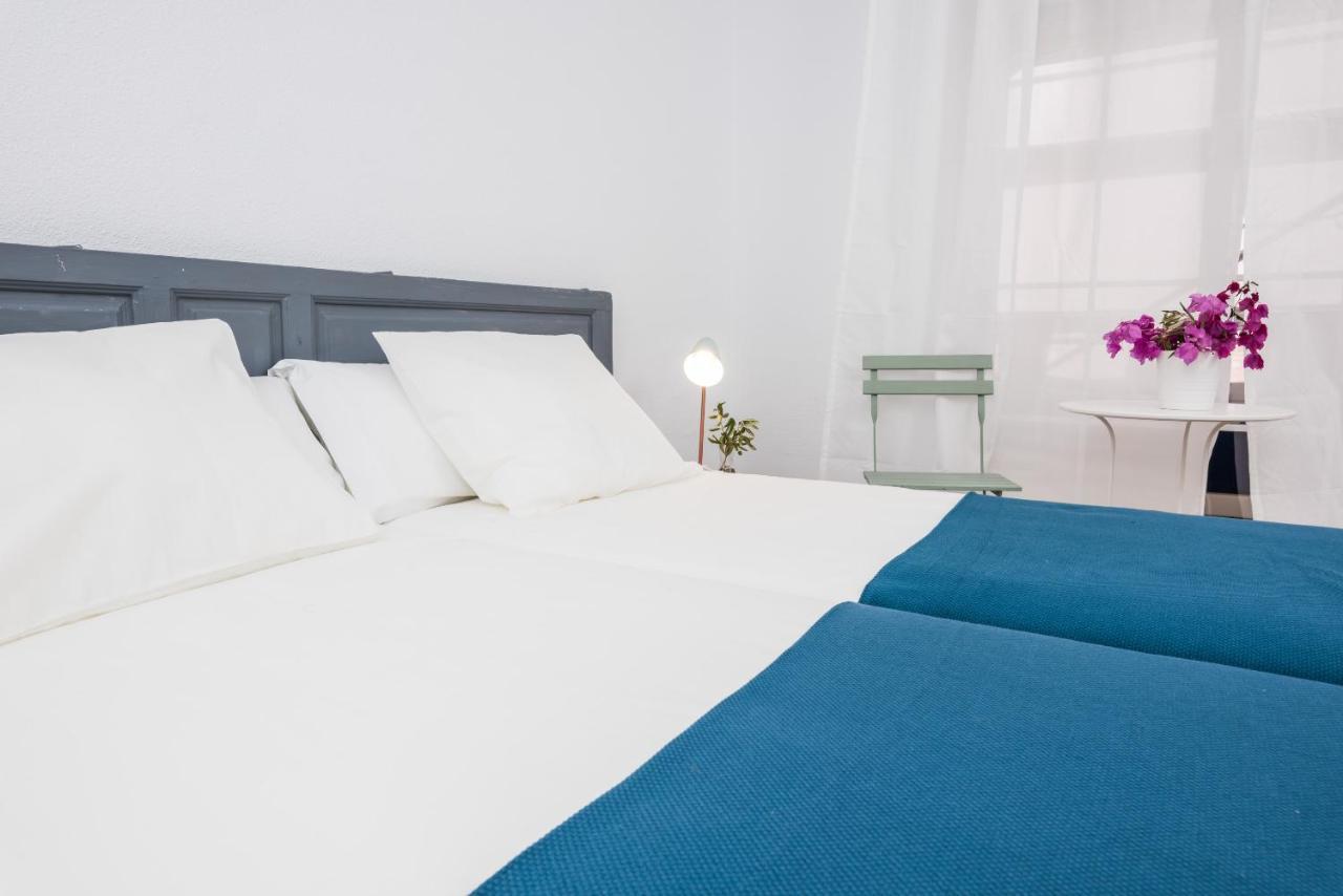 Apartamentos Paseo De La Farola Málaga Eksteriør billede