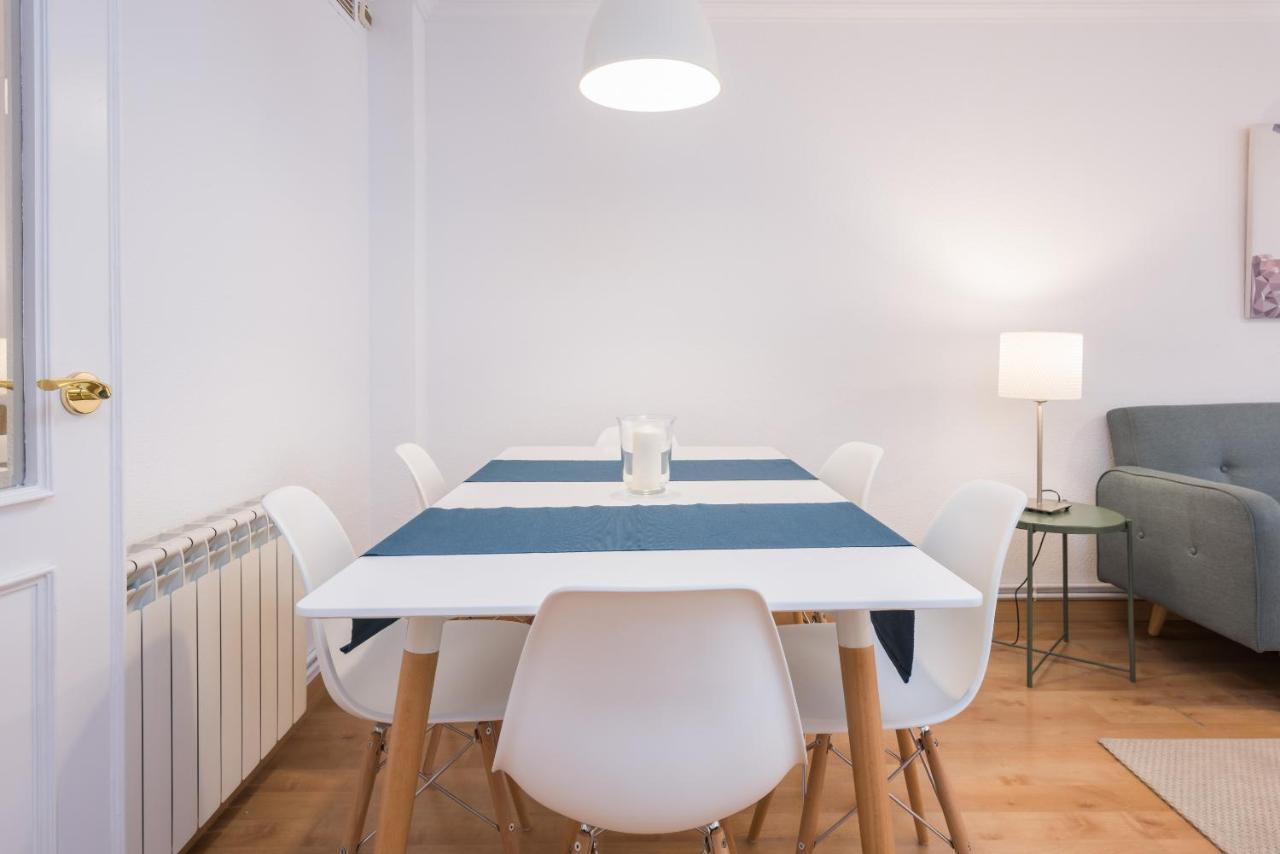 Apartamentos Paseo De La Farola Málaga Eksteriør billede