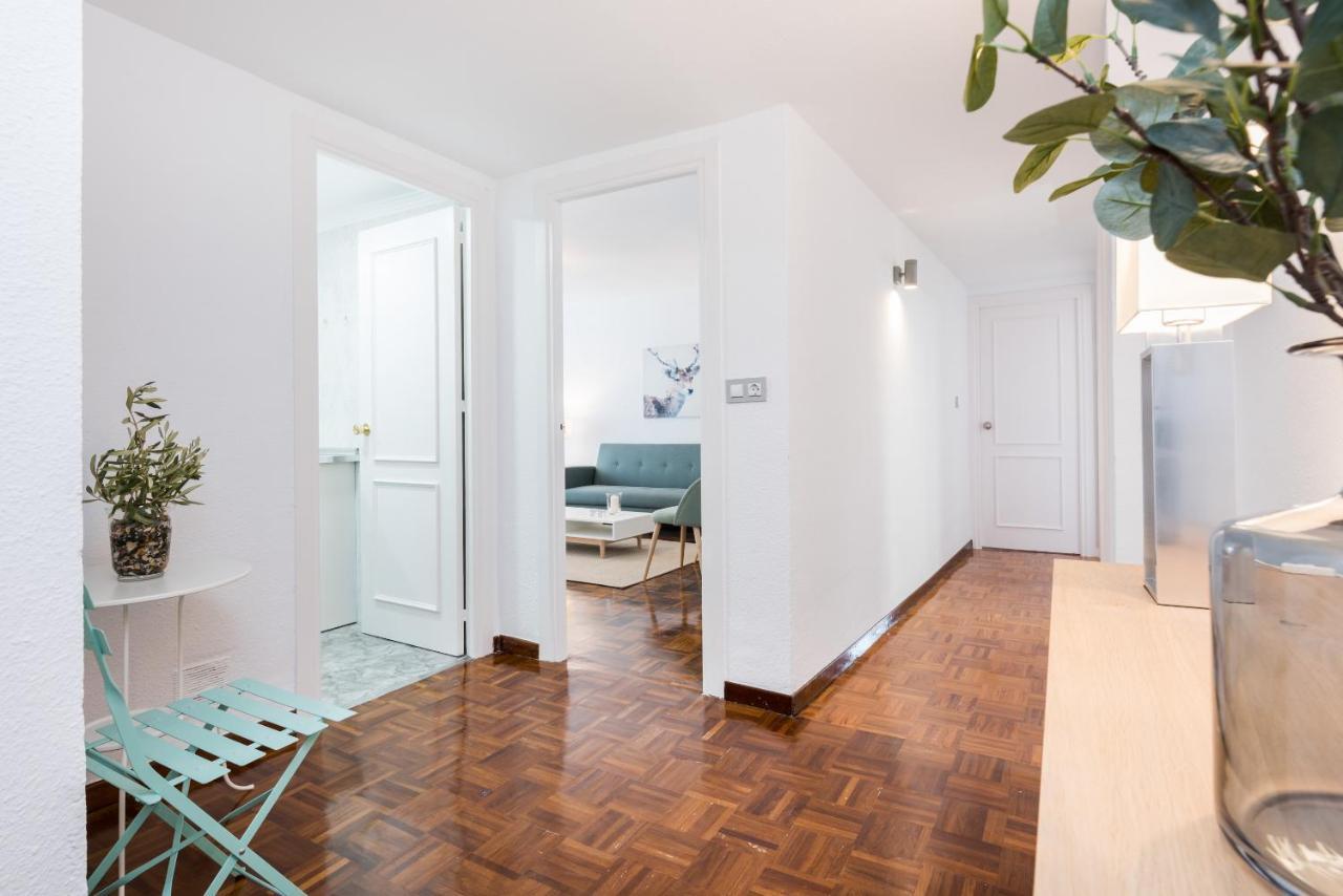Apartamentos Paseo De La Farola Málaga Eksteriør billede