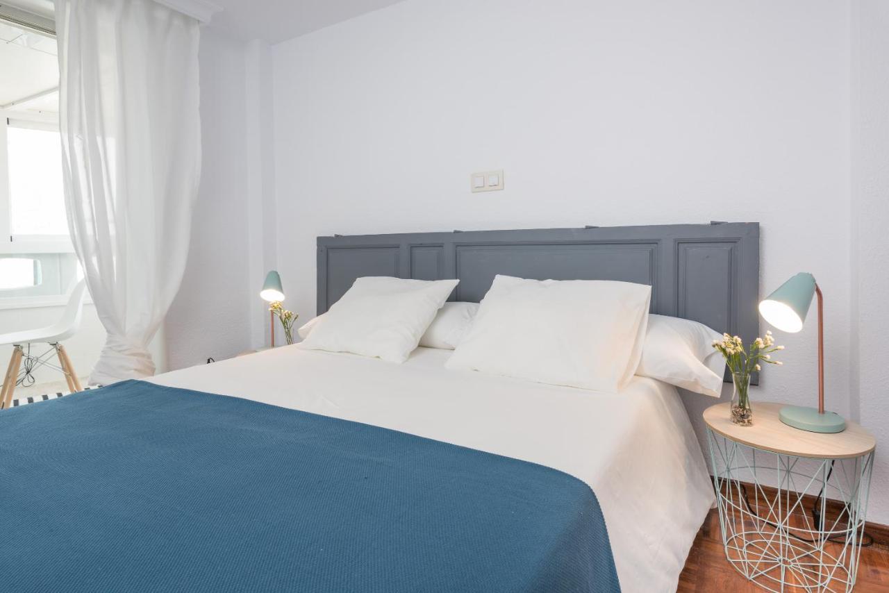 Apartamentos Paseo De La Farola Málaga Eksteriør billede