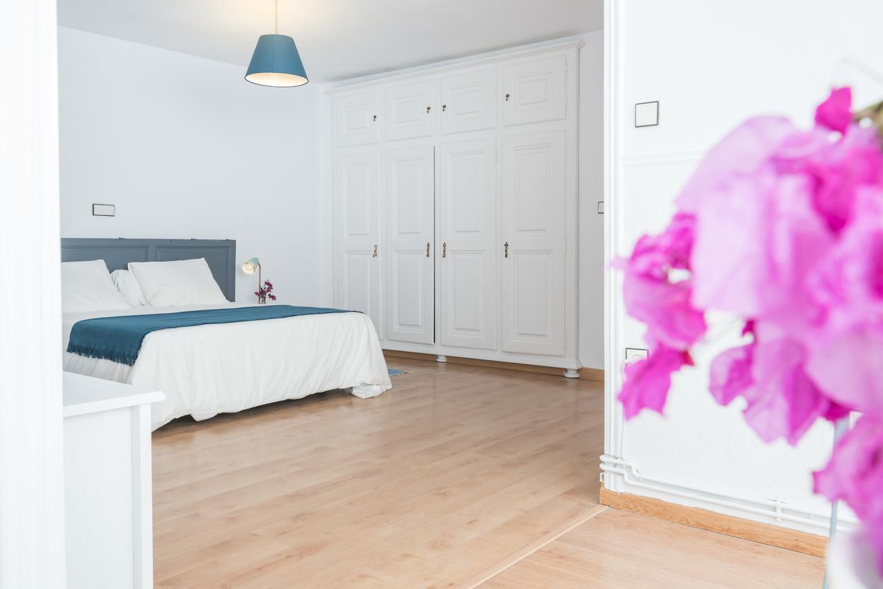 Apartamentos Paseo De La Farola Málaga Eksteriør billede
