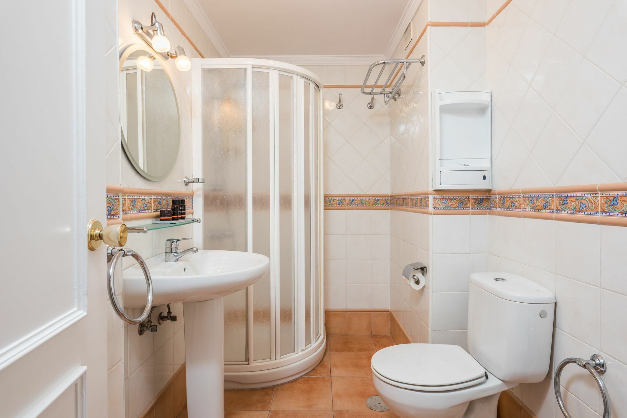 Apartamentos Paseo De La Farola Málaga Eksteriør billede